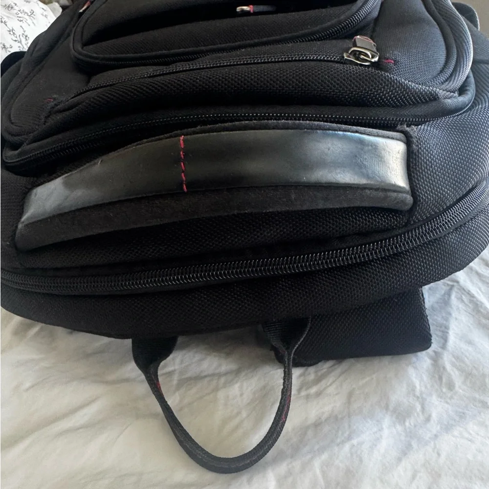 Samsonite Tectonic Perfect Fit 19x13.5x9 Top Load Laptop Case / Backpack
